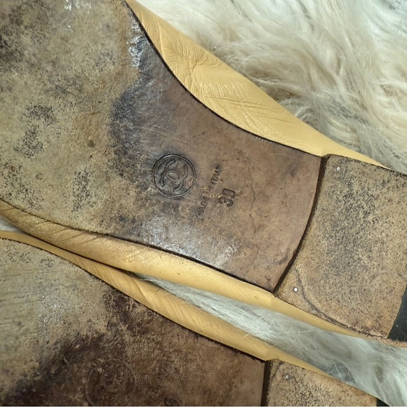 Vintage Chanel Lambskin flats - Picture 4 of 7